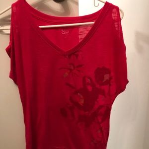 T-shirt open shoulder